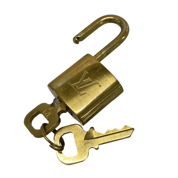 LOUIS VUITTON Padlock Gold Others - Unconfirmed Accessory 99-062425 - Picture 3 of 3